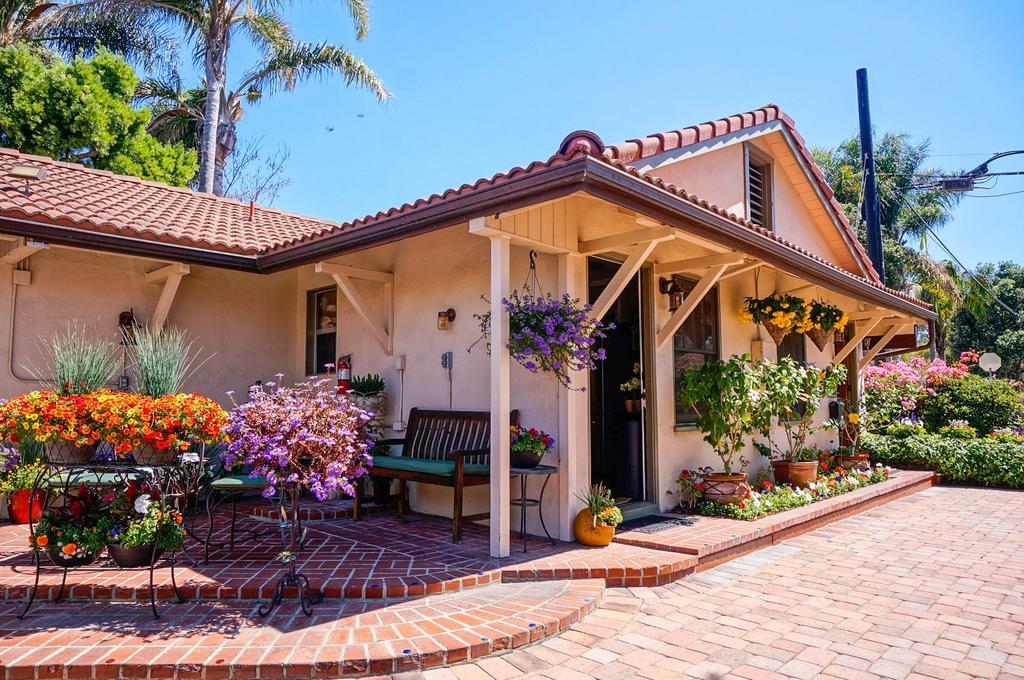 Harbor House Inn 3*