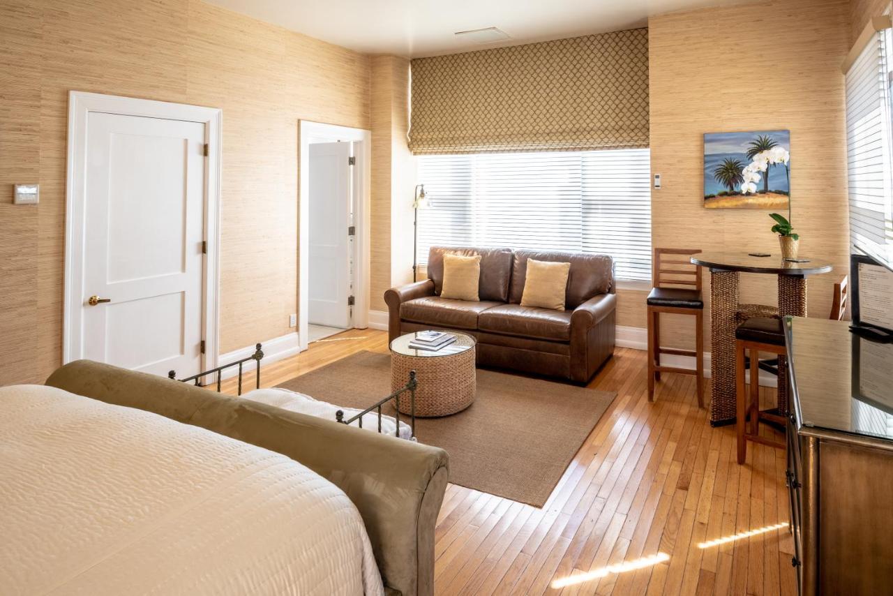 Harbor House 3*